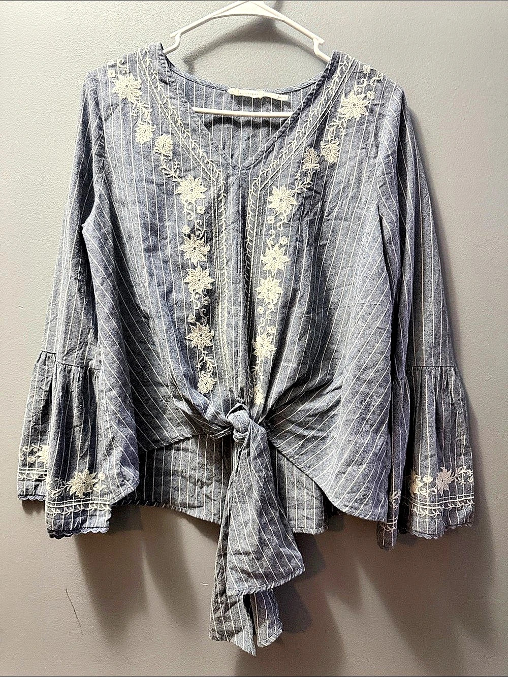 Blu Pepper Striped Embroidered Tie-Front Blouse Blue & White Small